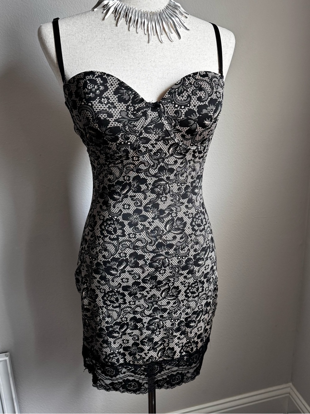 Marilyn Monroe Intimates Lace Chemise Lingerie Black Size L